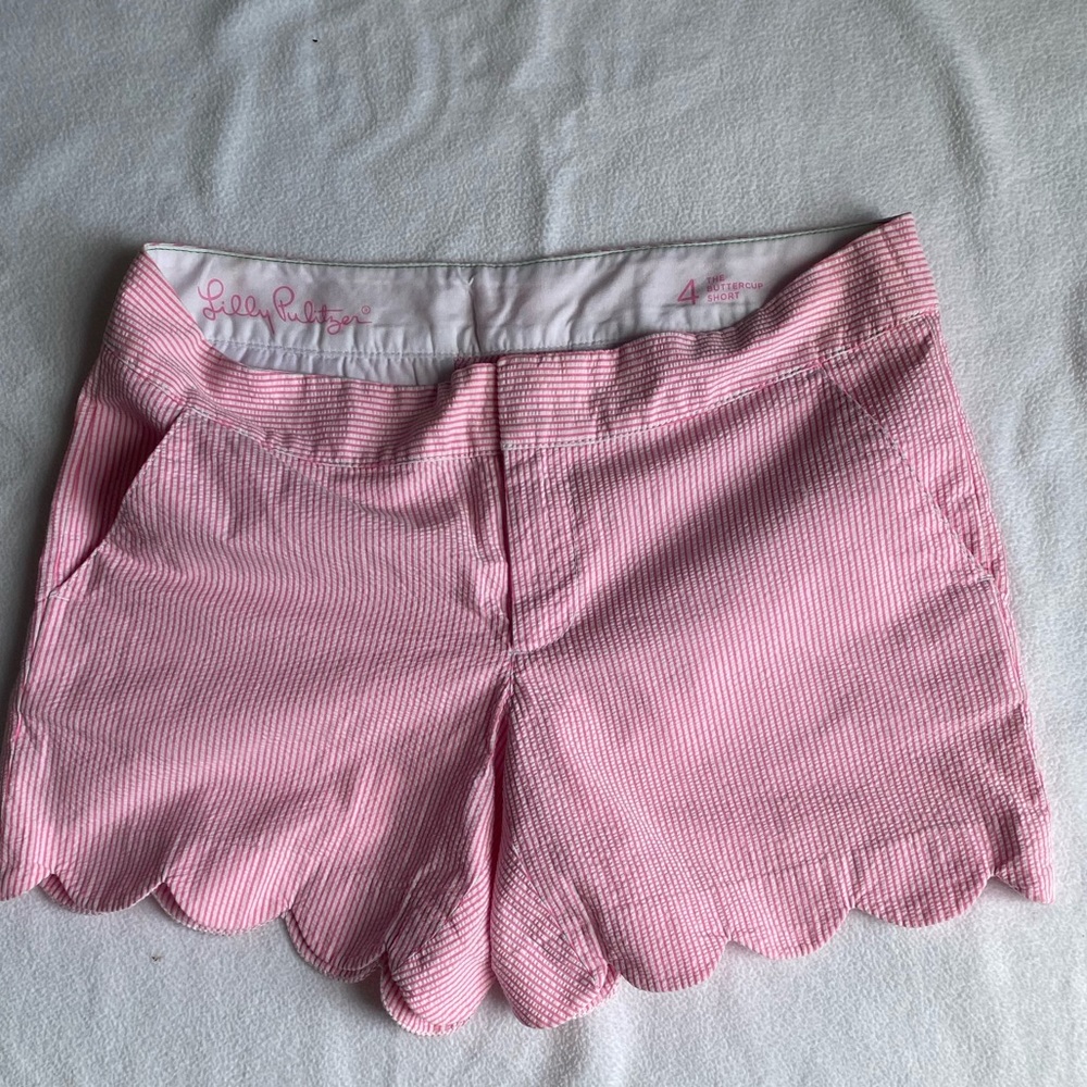 Lilly Pulitzer the buttercup shorts size 4, pink scalloped